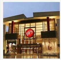 「慈善界的詹姆士·龐德」環球免稅集團（DFS）查克費尼投資免