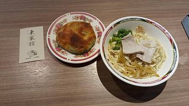 [基隆美食]蔥油餅、大餛飩、乾麵的頂級店家東家館，基隆美食在