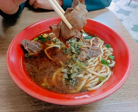 大塊牛肉不軟嫩,大湖牛肉麵介紹,牛肉麵推薦