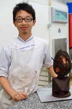 《敬甜點之人：巴黎學藝者的告白》作者照