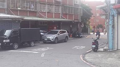 [新北旅遊]樹林區十二股圳步道，穿縮民宅與小巷弄中蜿蜒步道、