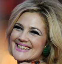 drew_barrymore_yellow_teeth.jpg