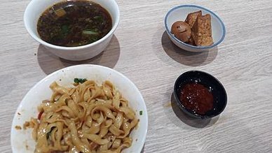 [基隆美食]百福社區牛肉麵的舌尖味蕾在禾家麵館，GOOGLE