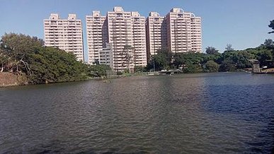 [新竹旅遊]台灣傳統四大名校之一國立陽明交通大學，校園竹湖水