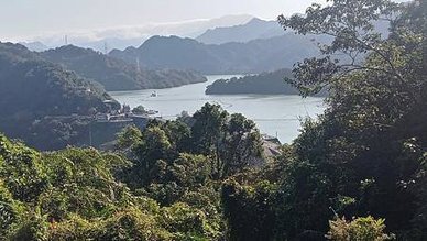 [桃園旅遊]登石門山看石門水庫賞楓葉之美，從台灣小百岳、在順