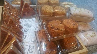 [基隆美食]立嘉糕餅舌尖美味的甜點，小小店面有著高CP值、多