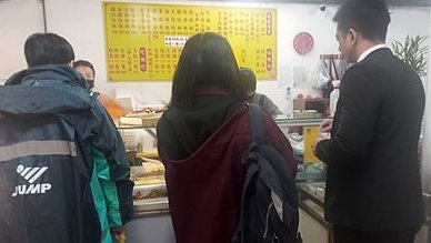 [新北美食]受中和當地鄉民喜愛的店家豪記燒臘，排隊的人潮成為