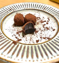 只需三種材料就能完成的 * 松露巧克力 Chocolate 
