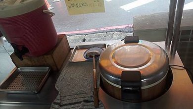 [新北美食]受中和當地鄉民喜愛的店家豪記燒臘，排隊的人潮成為