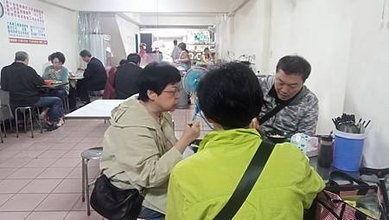 [基隆美食]好評不斷店家阿良飯麵館，滷味好吃又誇張的份量多，