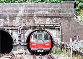 Why_London_Underground_is_nicknamed_The_Tube