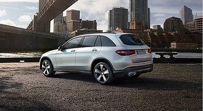 2016-Mercedes-Benz-GLC300-interior-view_副本.jpg