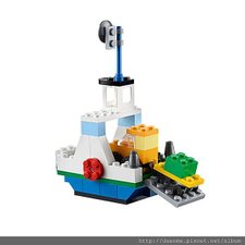 LEGO Classic 10702 Creative Building Set Ferry.jpg