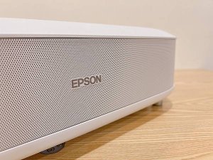 雷射電視推薦｜小屋族也能輕鬆擁有百吋4K電視『Epson E