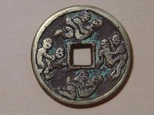 秘戲錢+撒帳錢幣，撒床錢或直接用秘戲錢作為撒床錢進行撒床。為