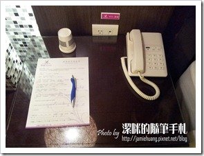 杜拜時尚戀館之床邊櫃-2