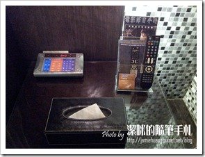 杜拜時尚戀館之床邊櫃-1