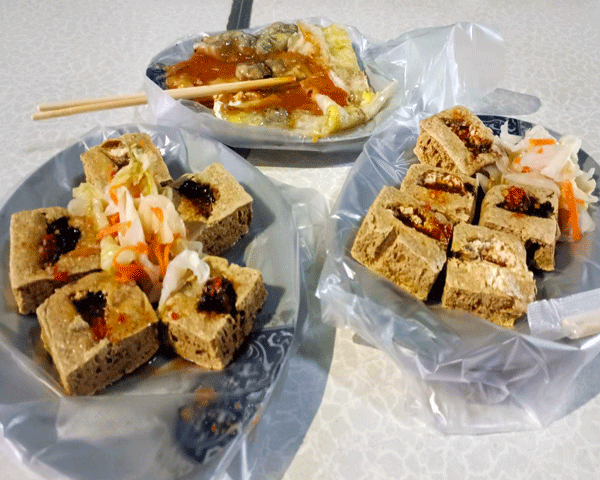 臭豆腐+蚵仔煎,大湖消夜美食,大湖小吃推薦