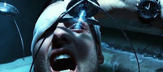 minority-report-2002-movie-tom-cruise-john-anderton-eye-surgery-spider-scene-probe-review