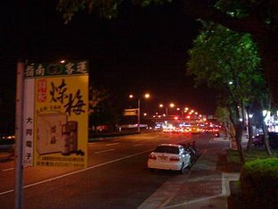 夜晚承德路7段.JPG