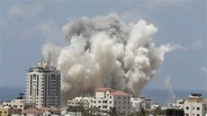 gaza_air_strike007_16x9