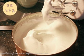 stiff_peak_egg_whites_副本