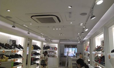 大金崁入式四方吹分離式冷氣