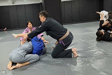 [ 參訪巴柔 ]  BJJ 學童班的專業教練 -  鄭智仁 