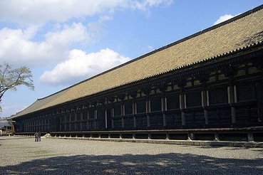 800px-Sanjusangendo_temple01s1408