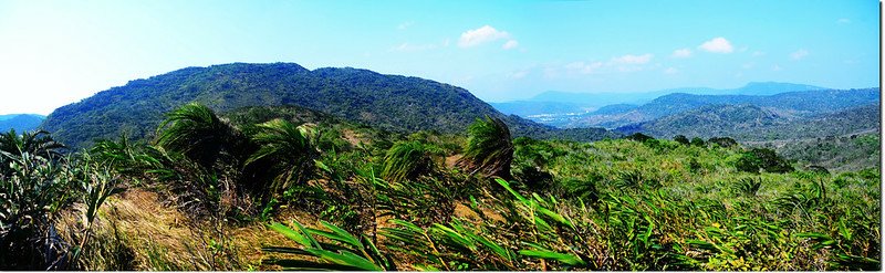 小尖石山北尾稜北望門馬羅山