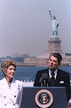 144px-President_Reagan_giving_speech_on_the_Centennial_of_the_Statue_of_Liberty,_Governor