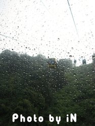 九族日月潭纜車_雨中纜車.JPG