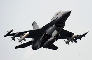 081511afp_taiwan_f16s.JPG