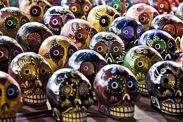 sugar-skulls-254715_960_720.jpg