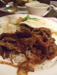 不怎麼樣的烤肉飯…