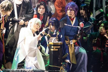 舞台『刀剣乱舞』七周年感謝祭 -夢語刀宴會-舞台写真04.jpg