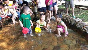 102.08.10小屁孩玩水趣 (11).jpg