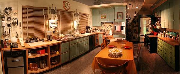 Julie_child_kitchen.jpg