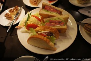 燻牛肉三明治DSC00084.JPG