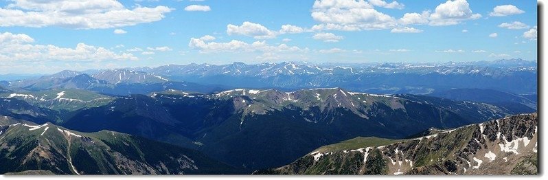 View to the Southwest from Grays Peak&apos;s summit