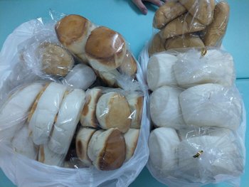 9.19慶峰饅頭捐贈饅頭2袋.jpg