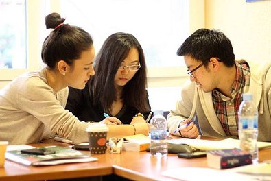 Barcelona_School_Classroom_Students_03.JPG