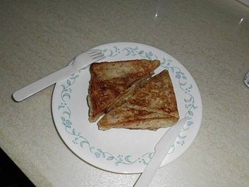 煎雞蛋牛奶全麥土司