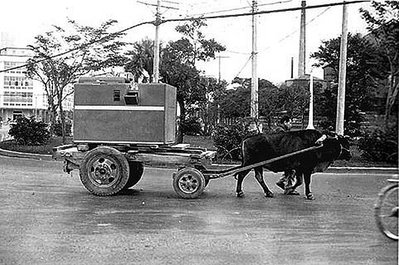 1963牛車載IBM電腦