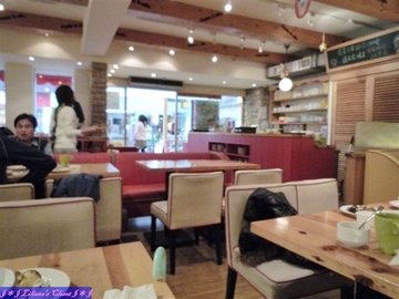 室內1.JPG