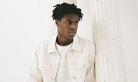 Daniel-Caesar-2.jpg