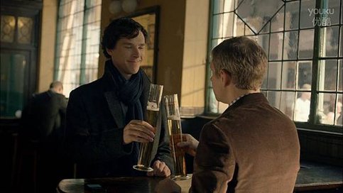 sherlock-s03e02-holmes-watson-stag-night-beer-flask-cheers