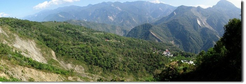 茅山登山步道展望東邊山群及俯瞰錫安山