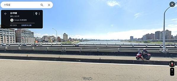 台北大橋，俗稱台北橋，是位於台灣北部淡水河之上的橋梁，連結台