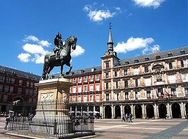 Plaza-Mayor_Plaza-Mayor-de-Madrid-view_3505.jpg